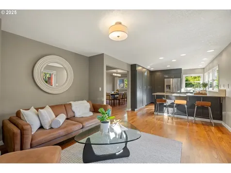 6580 SW Preslynn Drive Portland OR 97225