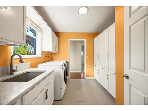 6580 SW Preslynn Drive Portland OR 97225