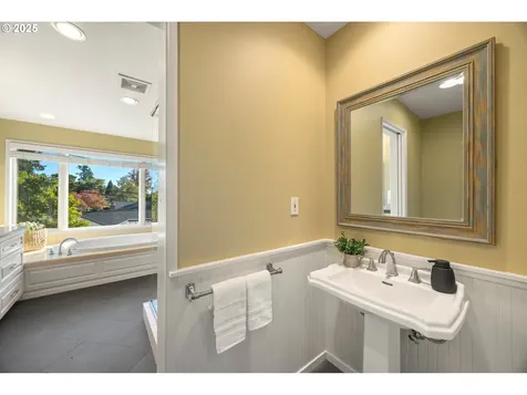 6580 SW Preslynn Drive Portland OR 97225