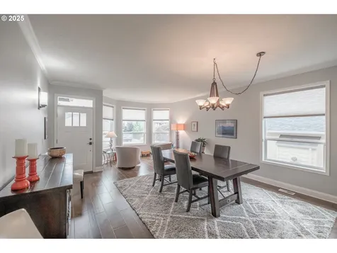 2740 Harding Avenue NW Salem OR 97304