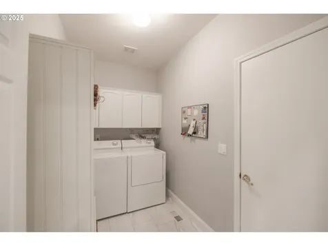 2740 Harding Avenue NW Salem OR 97304