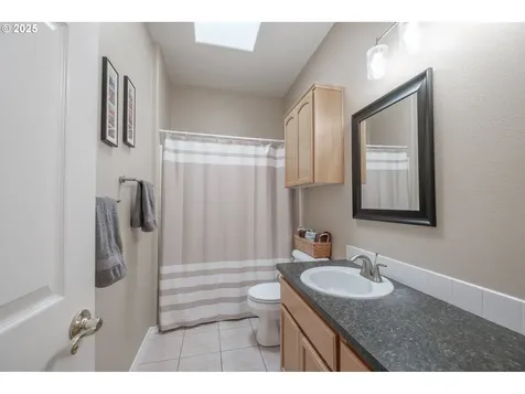 2740 Harding Avenue NW Salem OR 97304