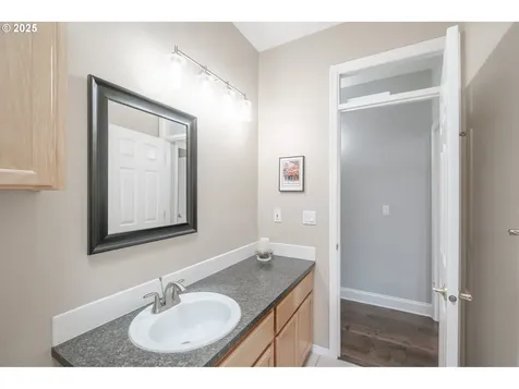 2740 Harding Avenue NW Salem OR 97304