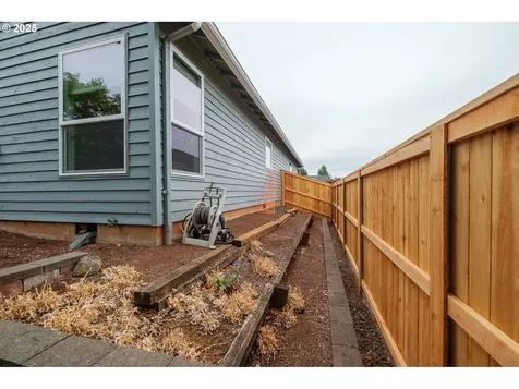 2740 Harding Avenue NW Salem OR 97304