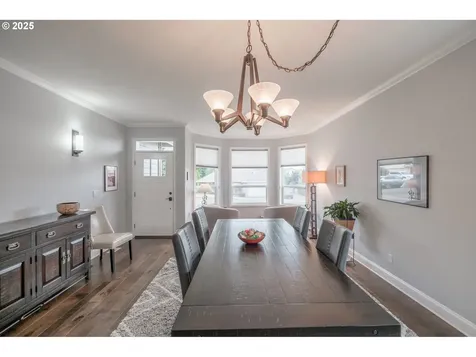 2740 Harding Avenue NW Salem OR 97304
