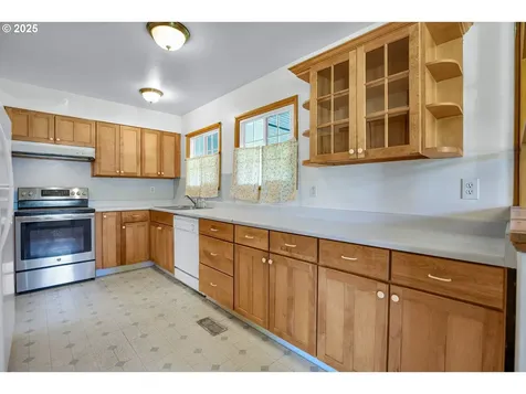 2945 SE 81st Avenue Portland OR 97206