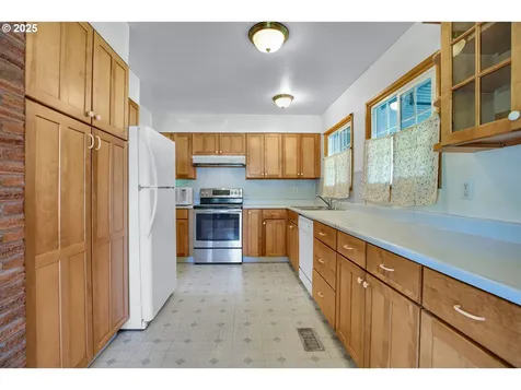 2945 SE 81st Avenue Portland OR 97206