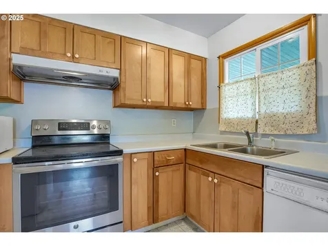 2945 SE 81st Avenue Portland OR 97206