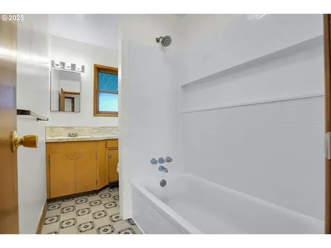 2945 SE 81st Avenue Portland OR 97206