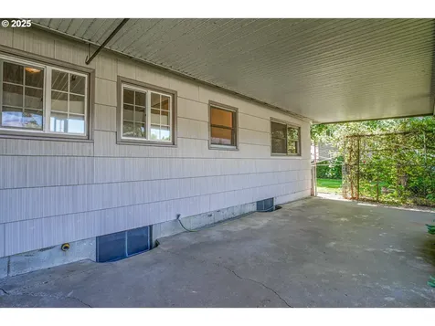2945 SE 81st Avenue Portland OR 97206