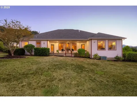 580 Evelyn Street Roseburg OR 97471