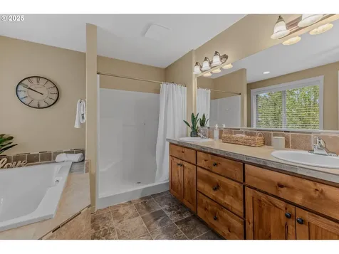 9200 NE 45th Place Vancouver WA 98665