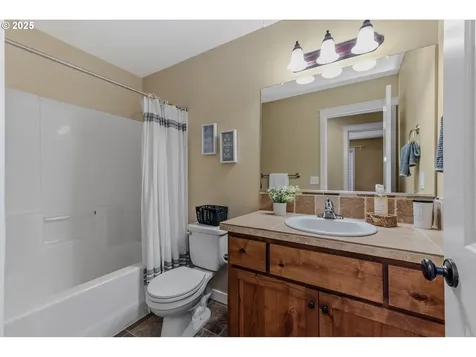 9200 NE 45th Place Vancouver WA 98665
