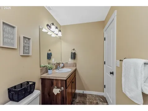 9200 NE 45th Place Vancouver WA 98665
