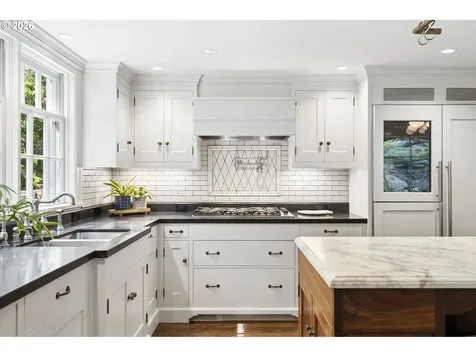 2505 SW Hillcrest Drive Portland OR 97201
