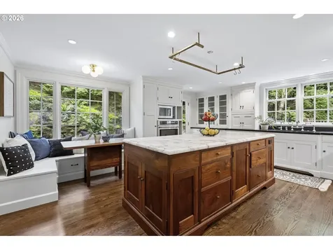 2505 SW Hillcrest Drive Portland OR 97201