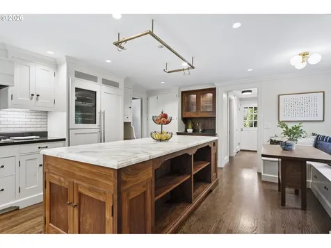 2505 SW Hillcrest Drive Portland OR 97201