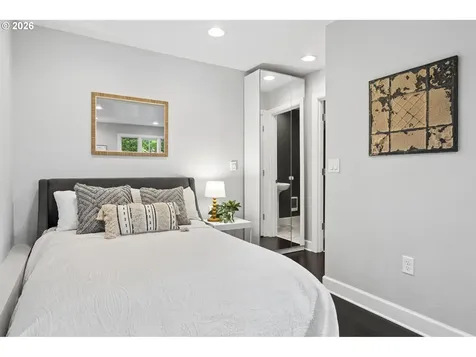2505 SW Hillcrest Drive Portland OR 97201