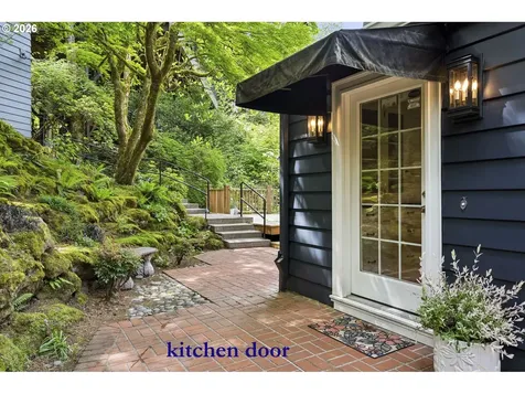 2505 SW Hillcrest Drive Portland OR 97201
