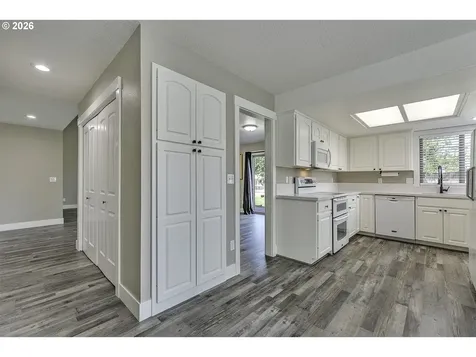 1524 NE Greensword Drive Hillsboro OR 97124