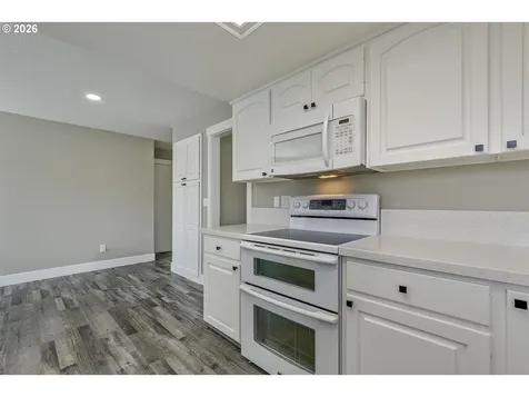 1524 NE Greensword Drive Hillsboro OR 97124