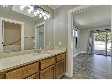 1524 NE Greensword Drive Hillsboro OR 97124