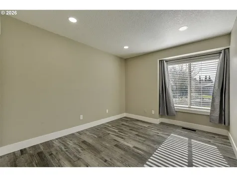 1524 NE Greensword Drive Hillsboro OR 97124