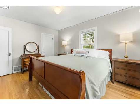 7017 NE Sacramento Street Portland OR 97213