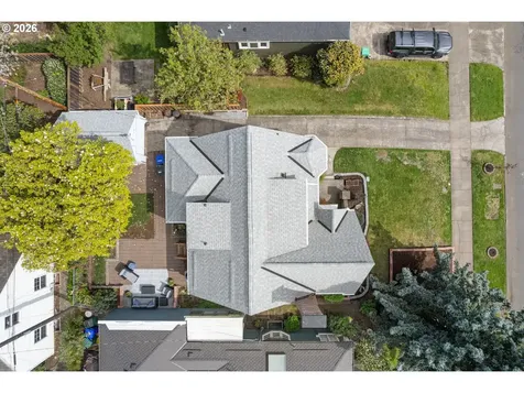 7017 NE Sacramento Street Portland OR 97213