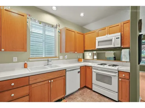953 SE Albertine Street Hillsboro OR 97123