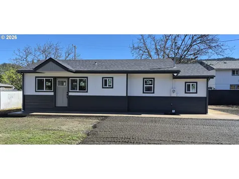 119 Walnut Street Myrtle Creek OR 97457