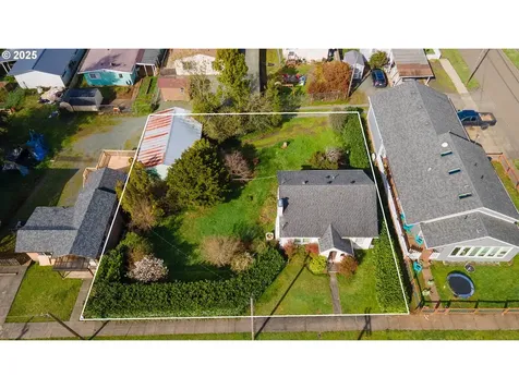 973 N Elliott Street Coquille OR 97423