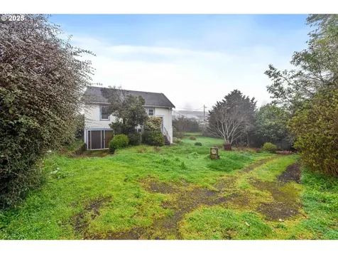 973 N Elliott Street Coquille OR 97423