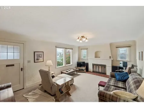973 N Elliott Street Coquille OR 97423