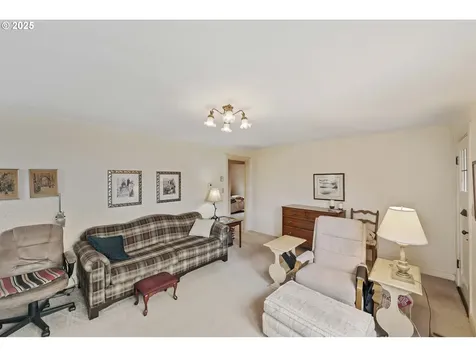 973 N Elliott Street Coquille OR 97423
