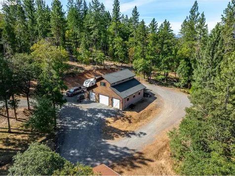 357 El Conejo Drive Grants Pass OR 97526