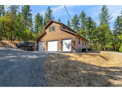 357 El Conejo Drive Grants Pass OR 97526