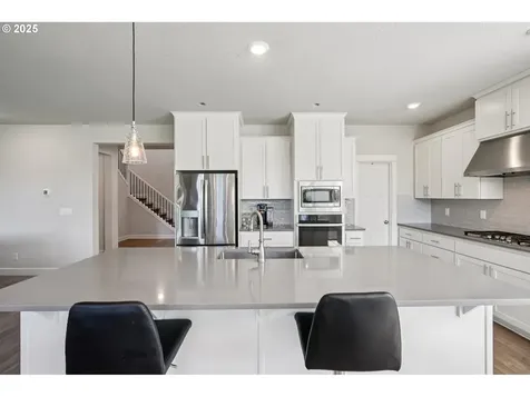 6247 SE Genrosa Street Hillsboro OR 97123