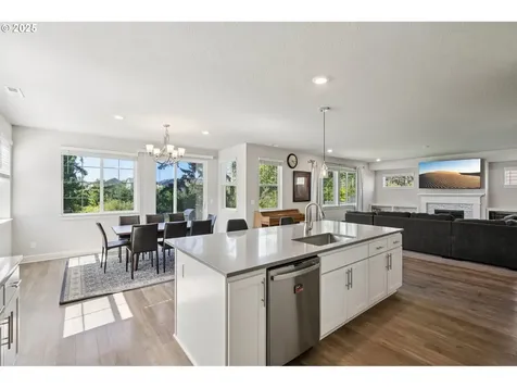 6247 SE Genrosa Street Hillsboro OR 97123