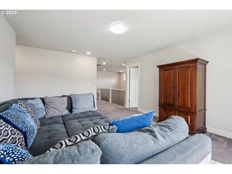 6247 SE Genrosa Street Hillsboro OR 97123