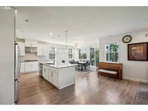6247 SE Genrosa Street Hillsboro OR 97123