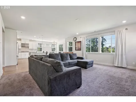 6247 SE Genrosa Street Hillsboro OR 97123