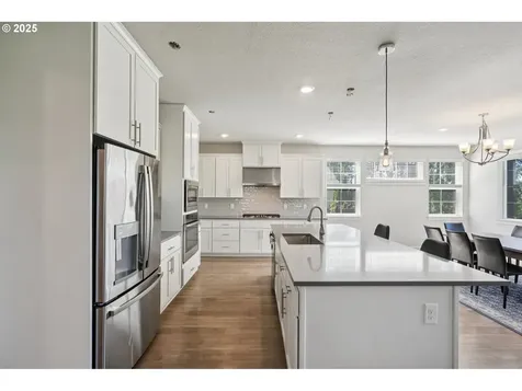 6247 SE Genrosa Street Hillsboro OR 97123