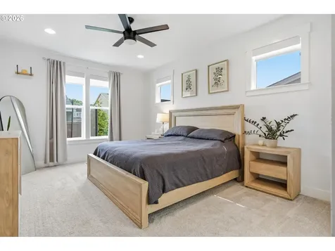 1474 Meadow Avenue Silverton OR 97381