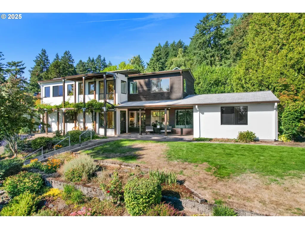 4486 SW Washouga Avenue Portland OR 97239
