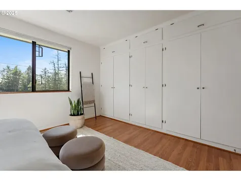 4486 SW Washouga Avenue Portland OR 97239