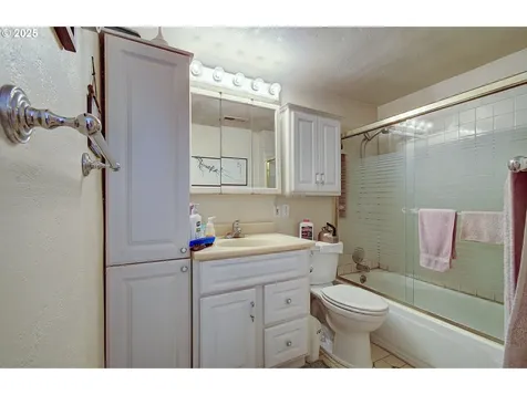2618 E 27th Street Vancouver WA 98661