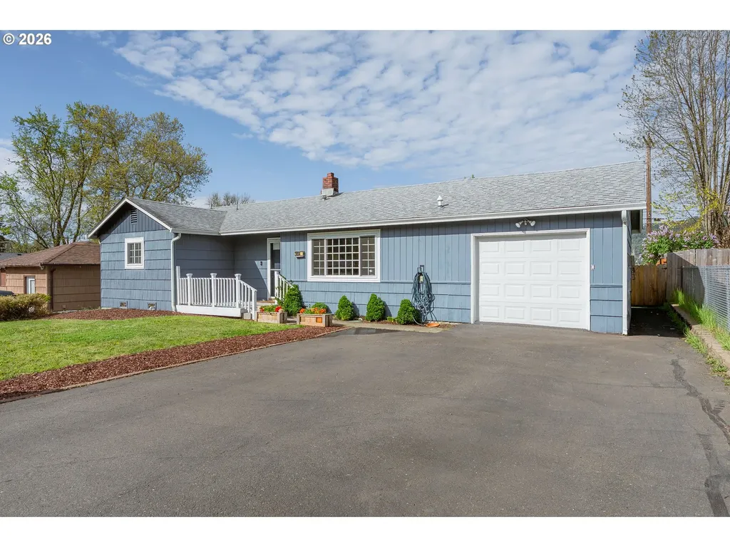3058 NE Follett Street Roseburg OR 97470