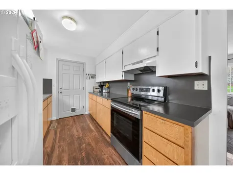 3058 NE Follett Street Roseburg OR 97470