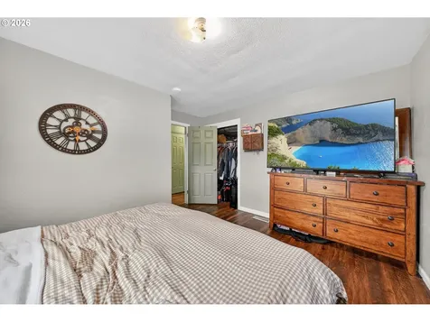 3058 NE Follett Street Roseburg OR 97470